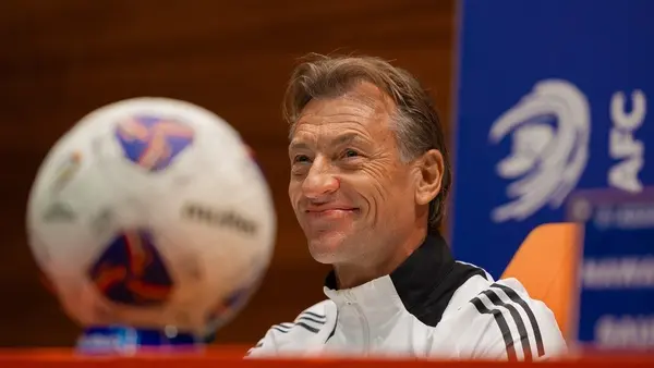 رينارد يعلن رسمياً حارس مرمى السعودية أمام مصر.. تعرف على الاسم المفاجئ