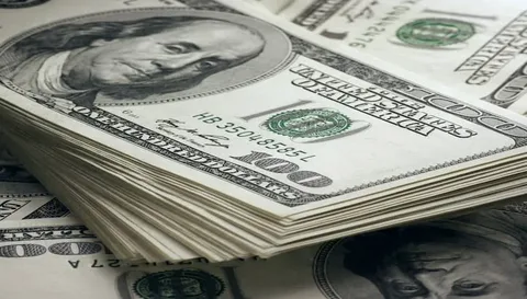 قفزة غير متوقعة للدولار في البنوك المصرية.. أعلى سعر له منذ 7 أشهر