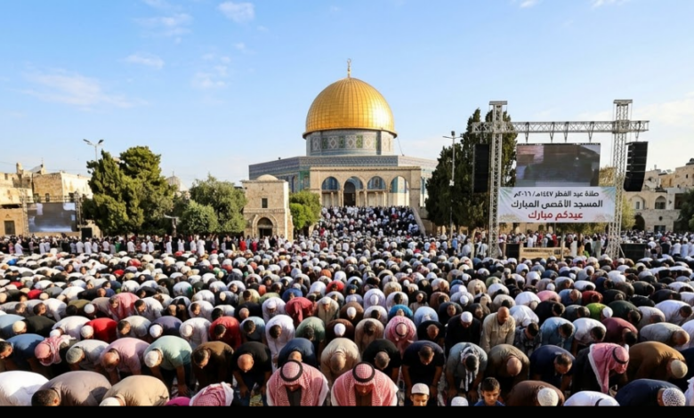 مواقيت صلاة عيد الفطر 2026 في جميع مدن فلسطين وأحكام صدقة الفطر