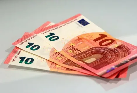 هبوط محدود في سعر اليورو مقابل الجنيه المصري اليوم الأحد يثير اهتمام الأسواق والبنوك المصرية