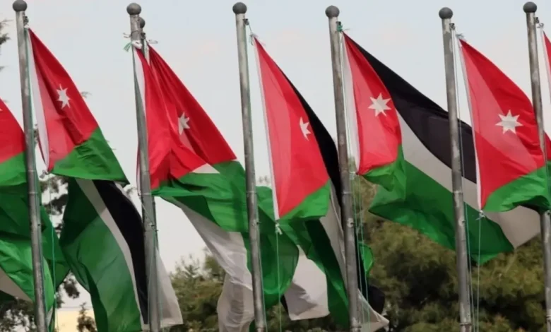 جرش تكتسي بالأعلام.. 44 ألف علم احتفالًا بيوم العلم الأردني 2026