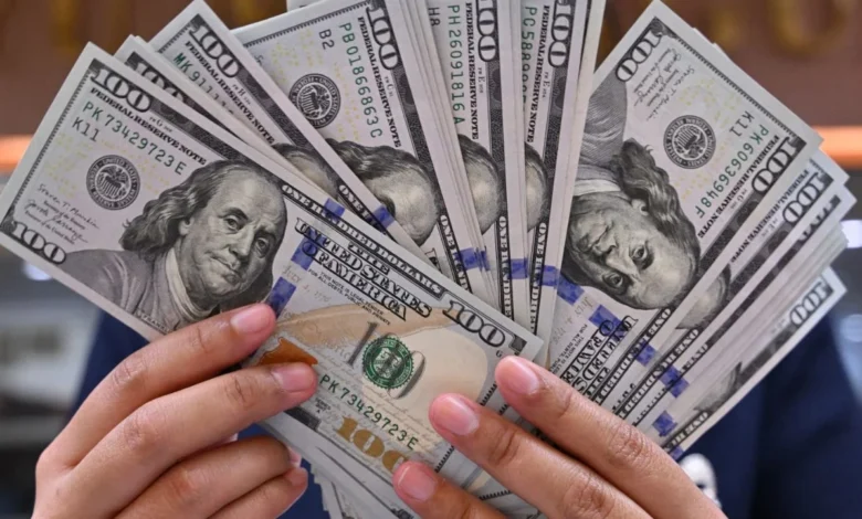 مفاجآت “الأخضر” اليوم الأحد.. آخر تحركات سعر الدولار مقابل الجنيه المصري في البنوك 26 أبريل