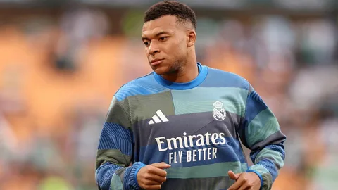 Mbappe Out.. تصويت خروج مبابي من ريال مدريد يشعل السوشيال ميديا