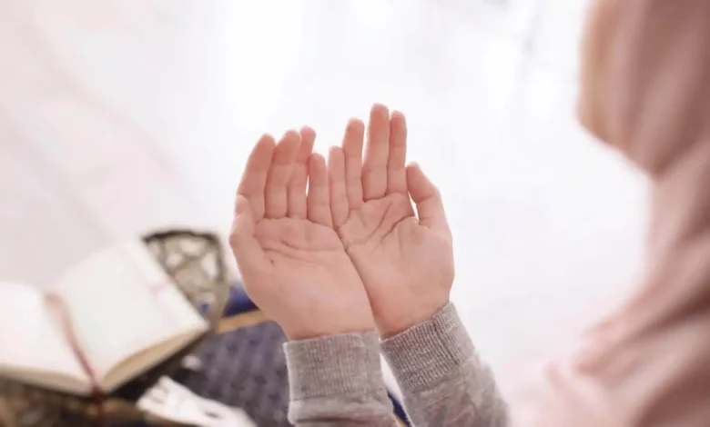 أدعية ليلة عرفة المباركة 2026 وأفضل الأعمال المستحبة للمسلمين