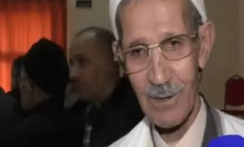 وفاة الشيخ محند الطيب مترجم القرآن إلى الأمازيغية.. الجزائر تودع أحد أبرز علمائها