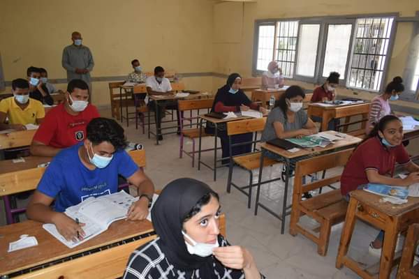 تفاصيل امتحان الرياضيات الثانوية العامة 2026.. توزيع الأسئلة وفروق التقييم بين النظامين